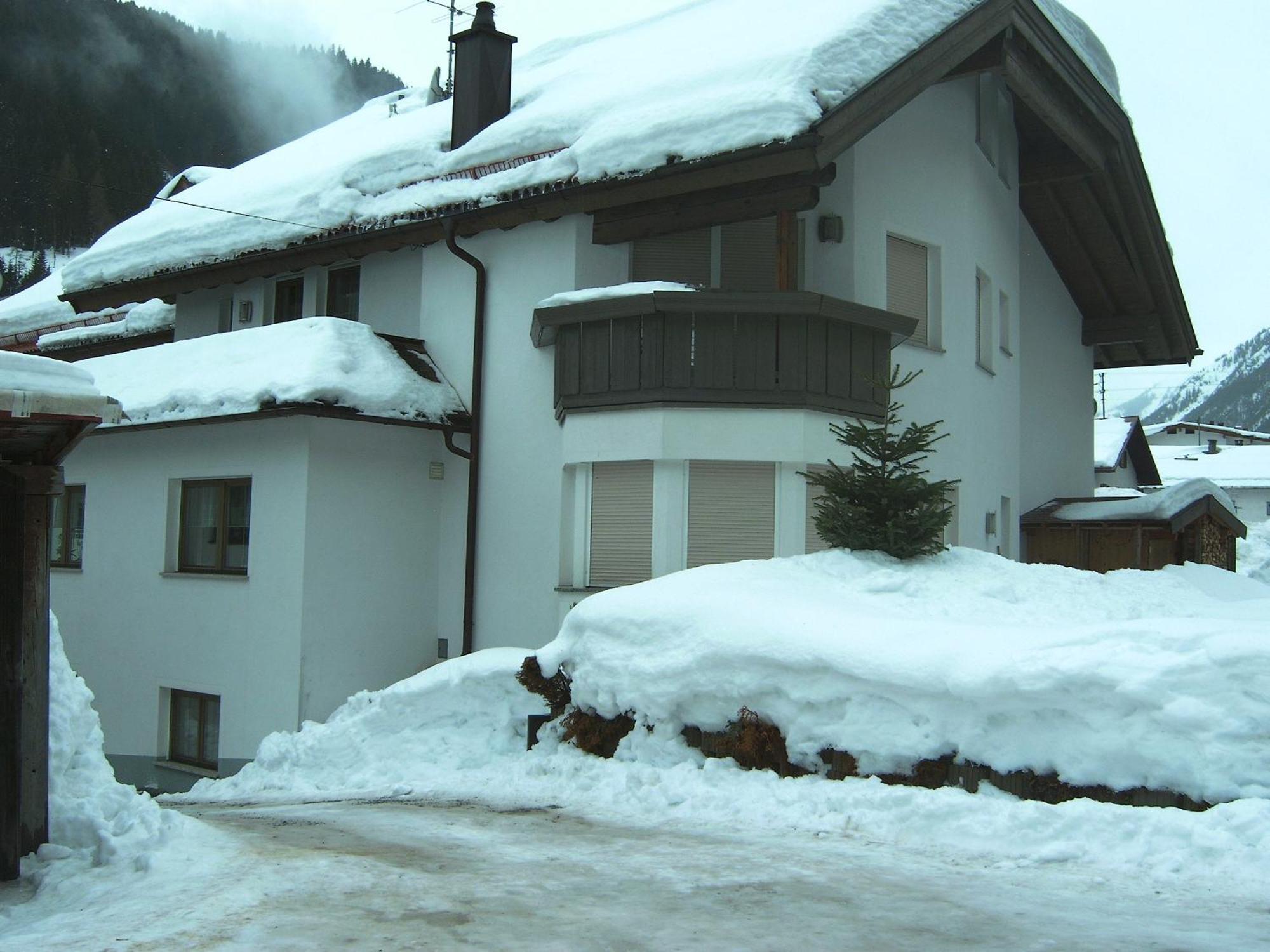 Hotel Haus Dorfschmied à Flirsch Extérieur photo
