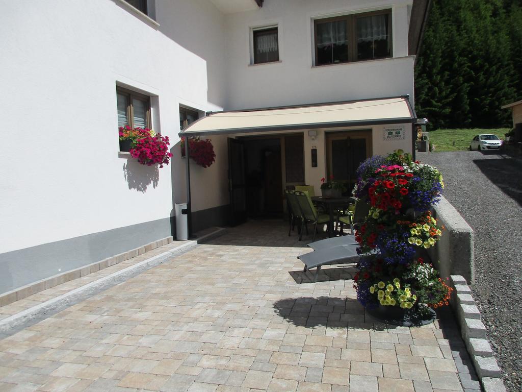 Hotel Haus Dorfschmied à Flirsch Extérieur photo