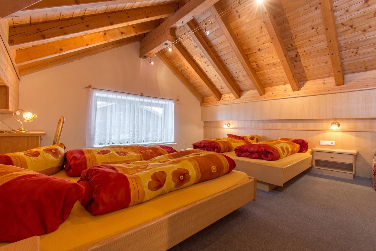 Hotel Haus Dorfschmied à Flirsch Extérieur photo