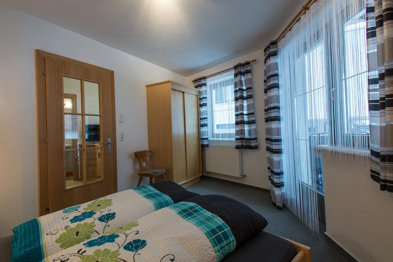 Hotel Haus Dorfschmied à Flirsch Extérieur photo