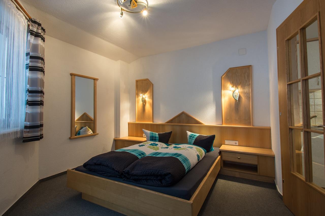 Hotel Haus Dorfschmied à Flirsch Extérieur photo