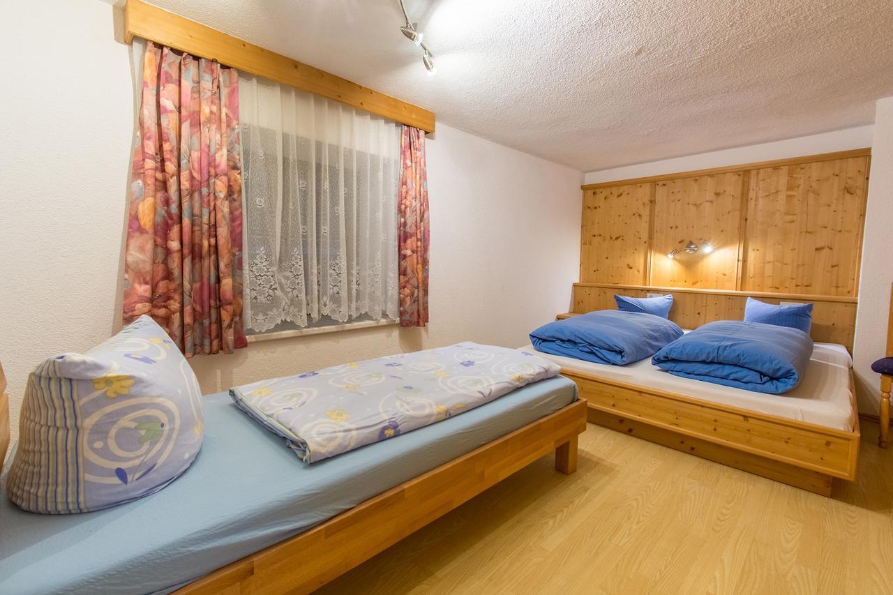 Hotel Haus Dorfschmied à Flirsch Extérieur photo