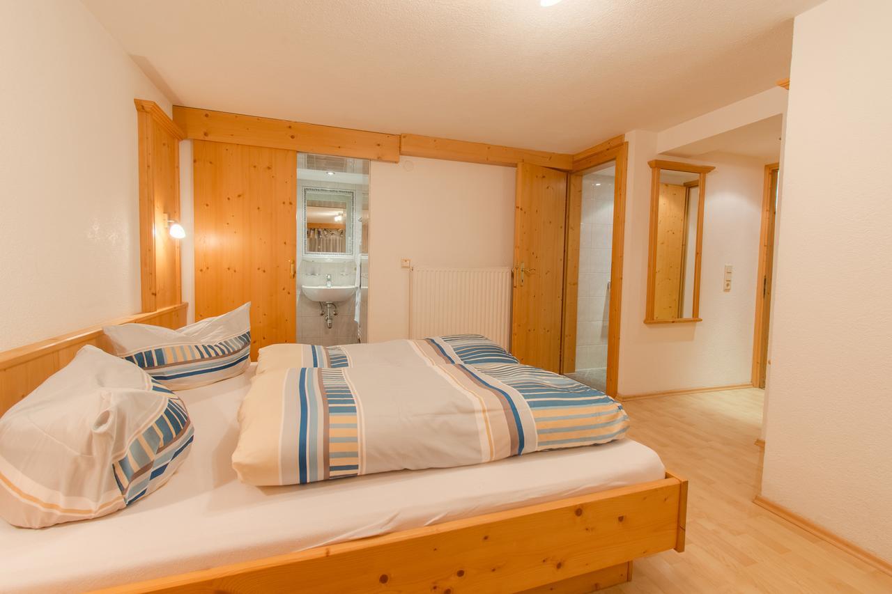 Hotel Haus Dorfschmied à Flirsch Extérieur photo