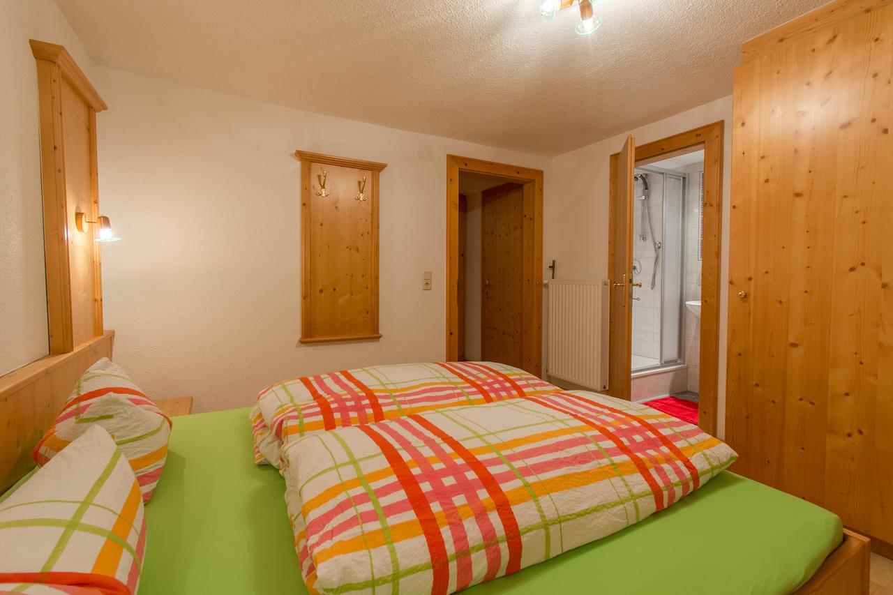 Hotel Haus Dorfschmied à Flirsch Extérieur photo